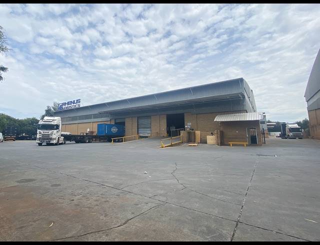 15,614M² WAREHOUSE TO LET IN LONGMEADOW